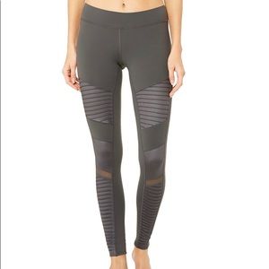 Alo Yoga gray moto leggings size large